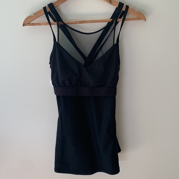 Alo Yoga Carmen - mesh on top, criss cross back - Picture 9 of 9